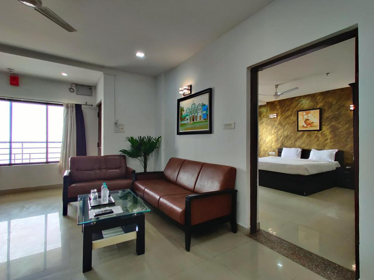 Golden Chariot Hotel Daman Exterior foto