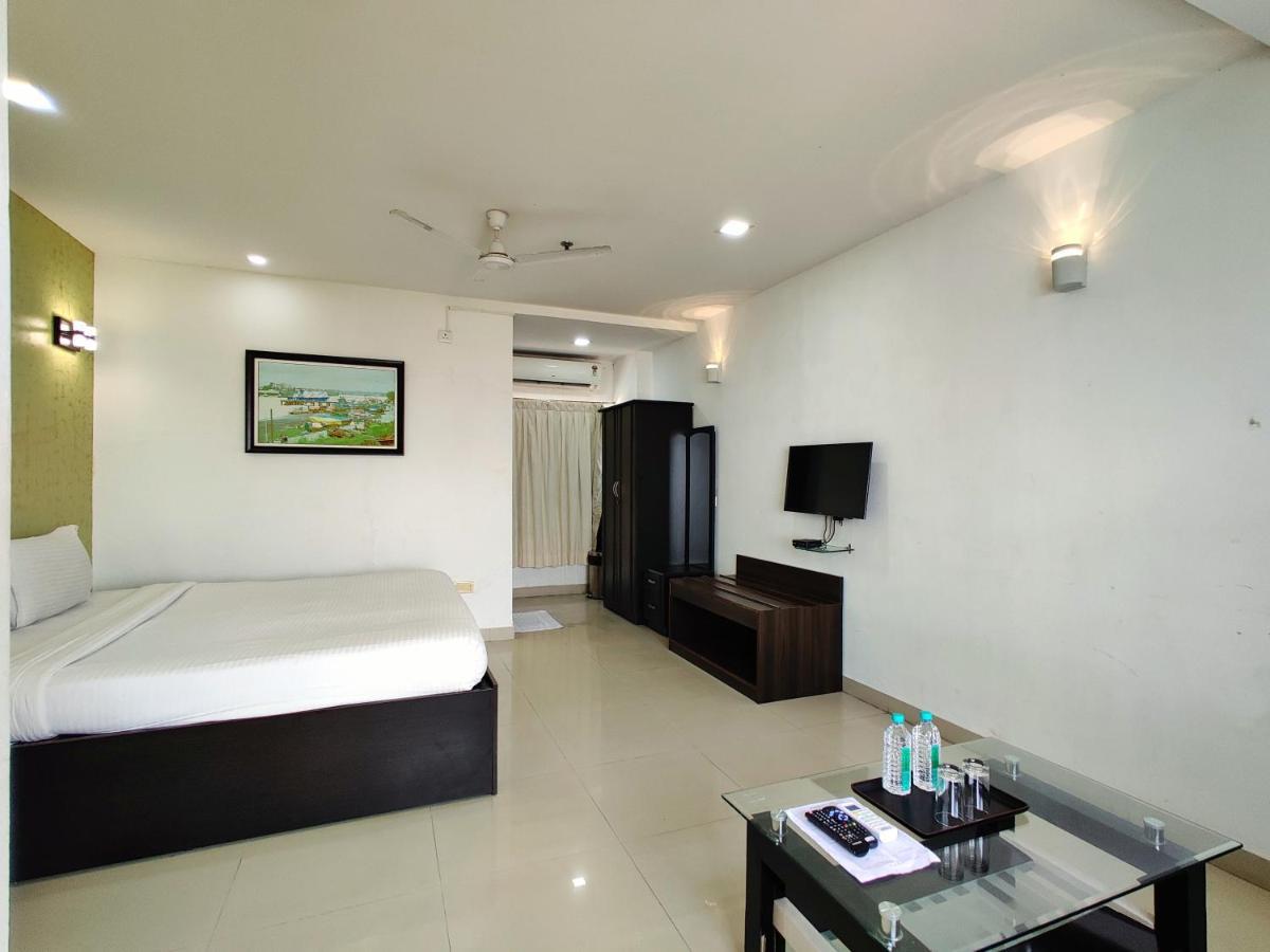 Golden Chariot Hotel Daman Exterior foto