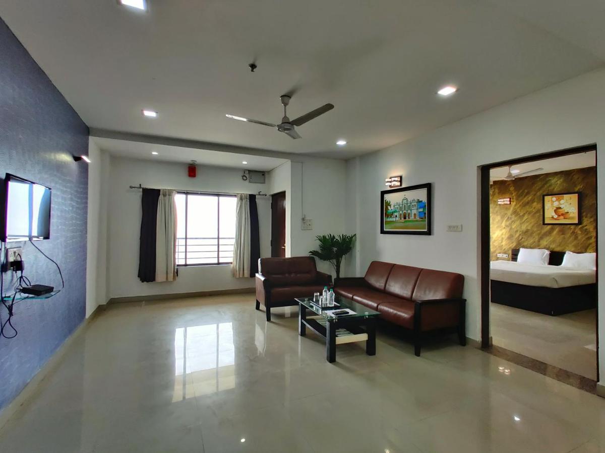 Golden Chariot Hotel Daman Exterior foto