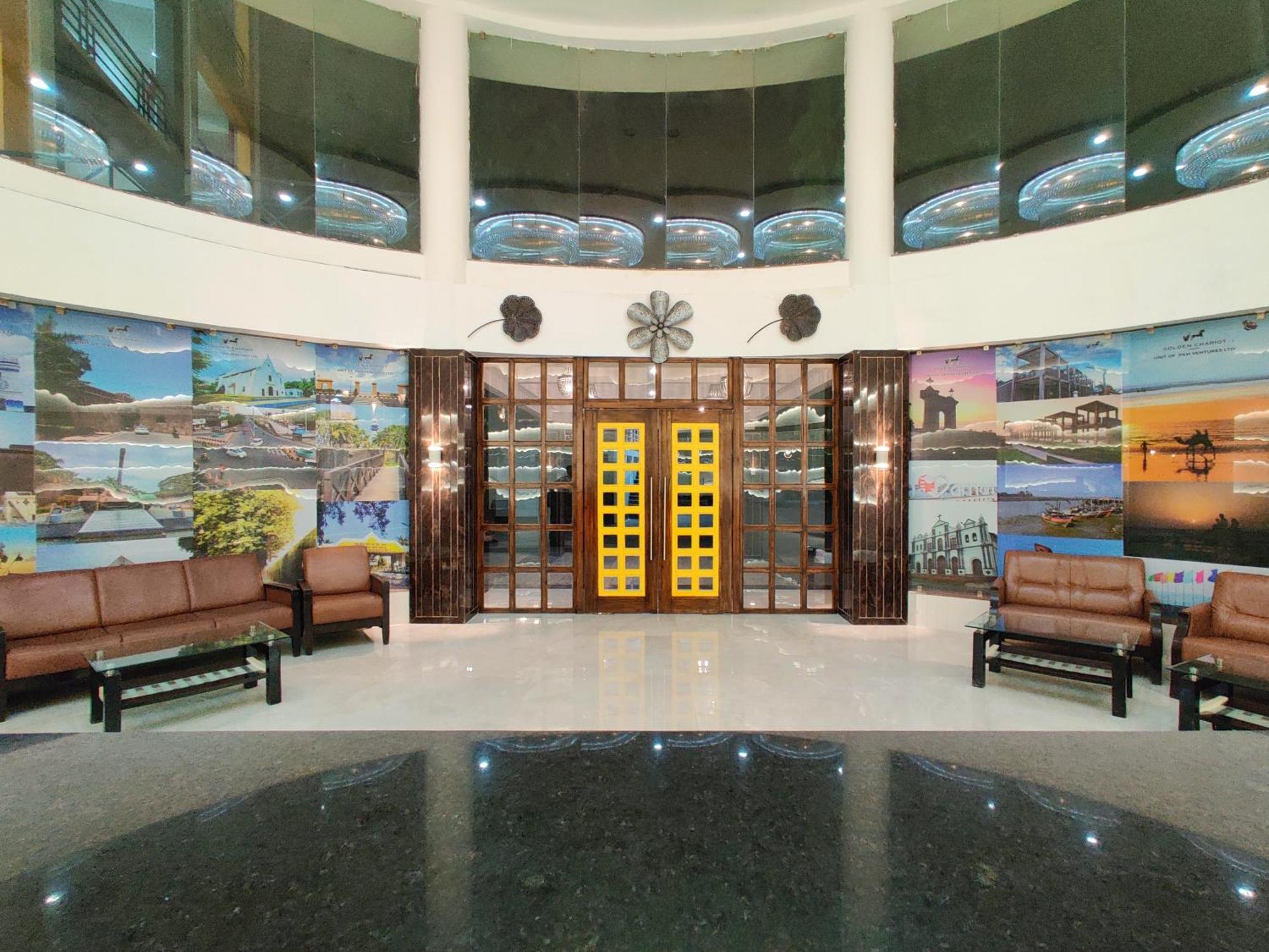 Golden Chariot Hotel Daman Exterior foto