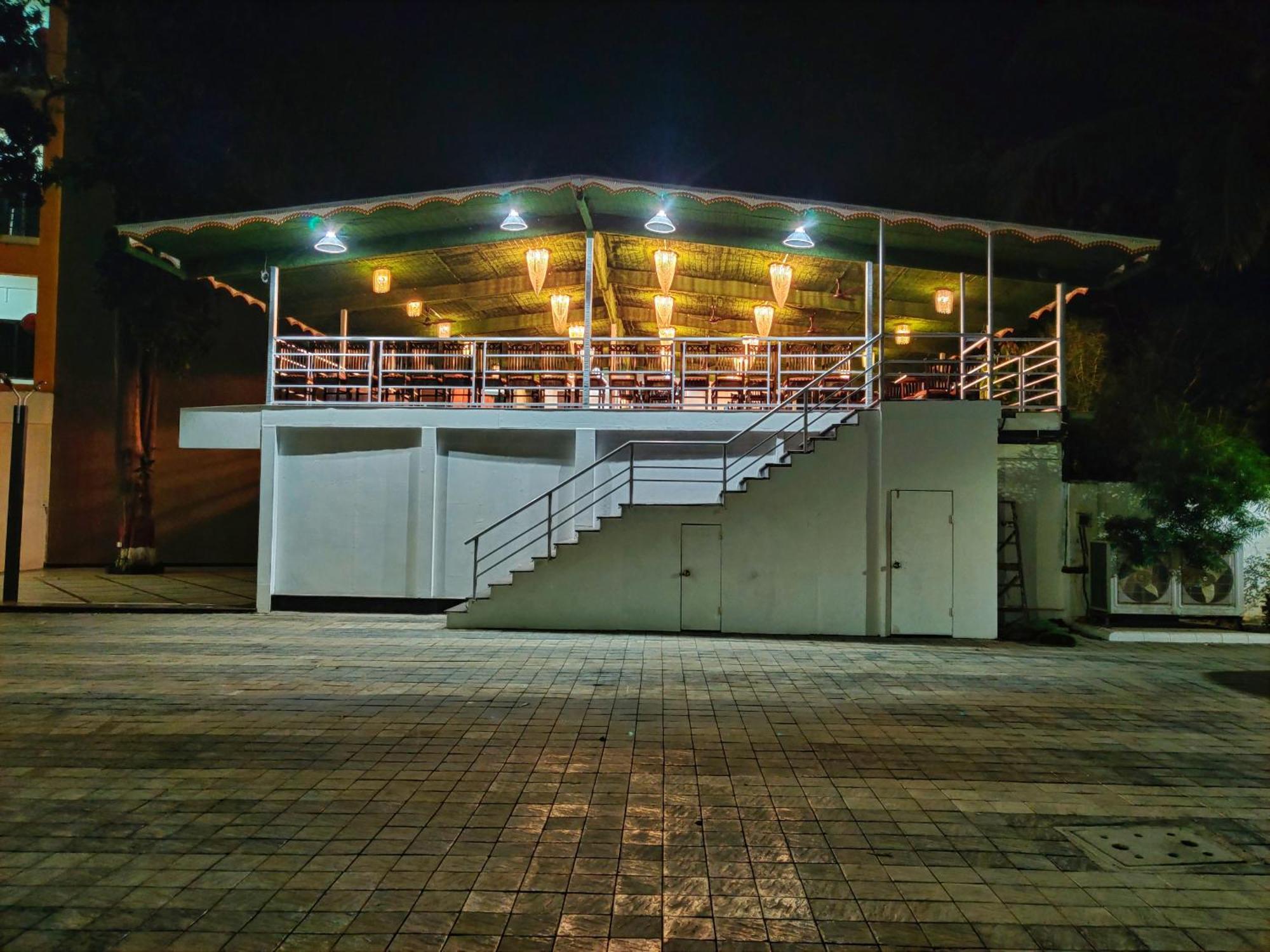 Golden Chariot Hotel Daman Exterior foto
