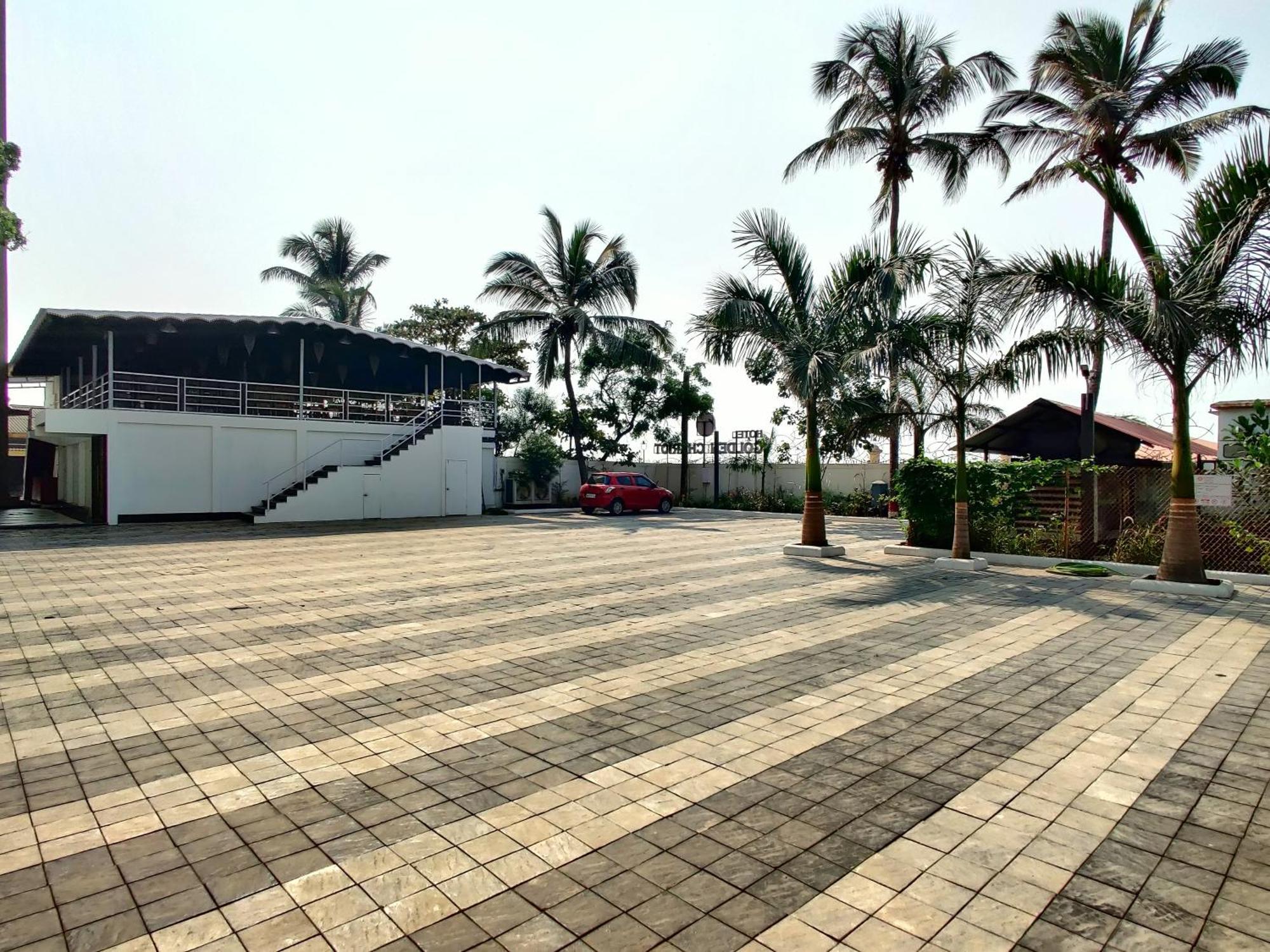 Golden Chariot Hotel Daman Exterior foto