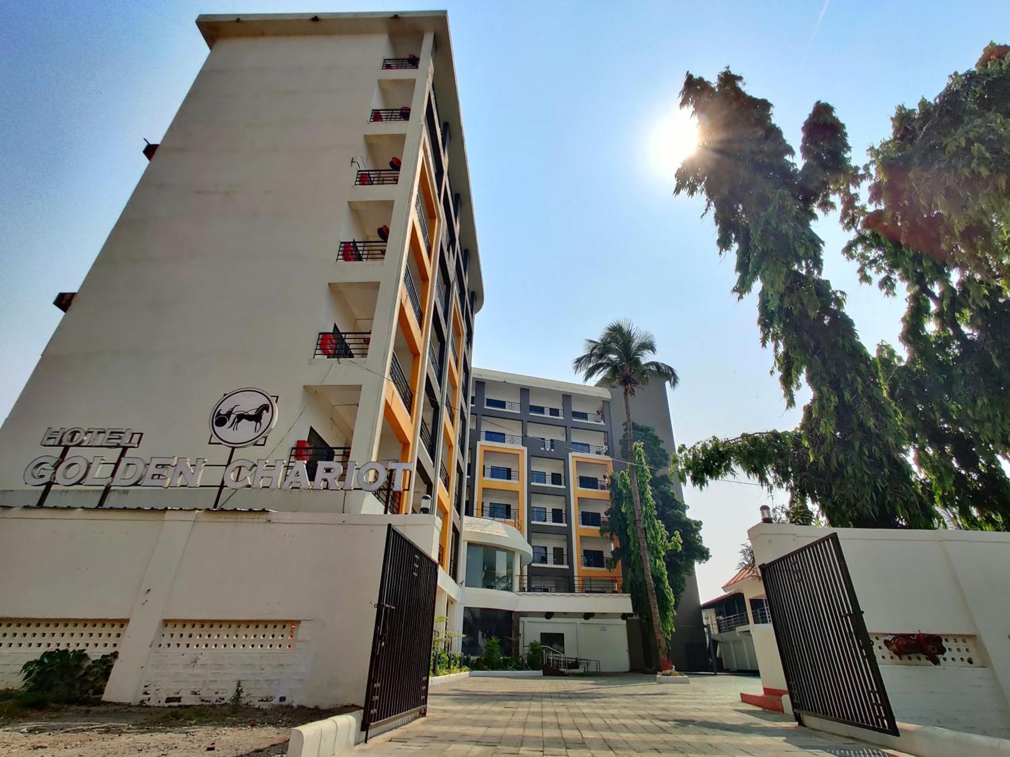Golden Chariot Hotel Daman Exterior foto