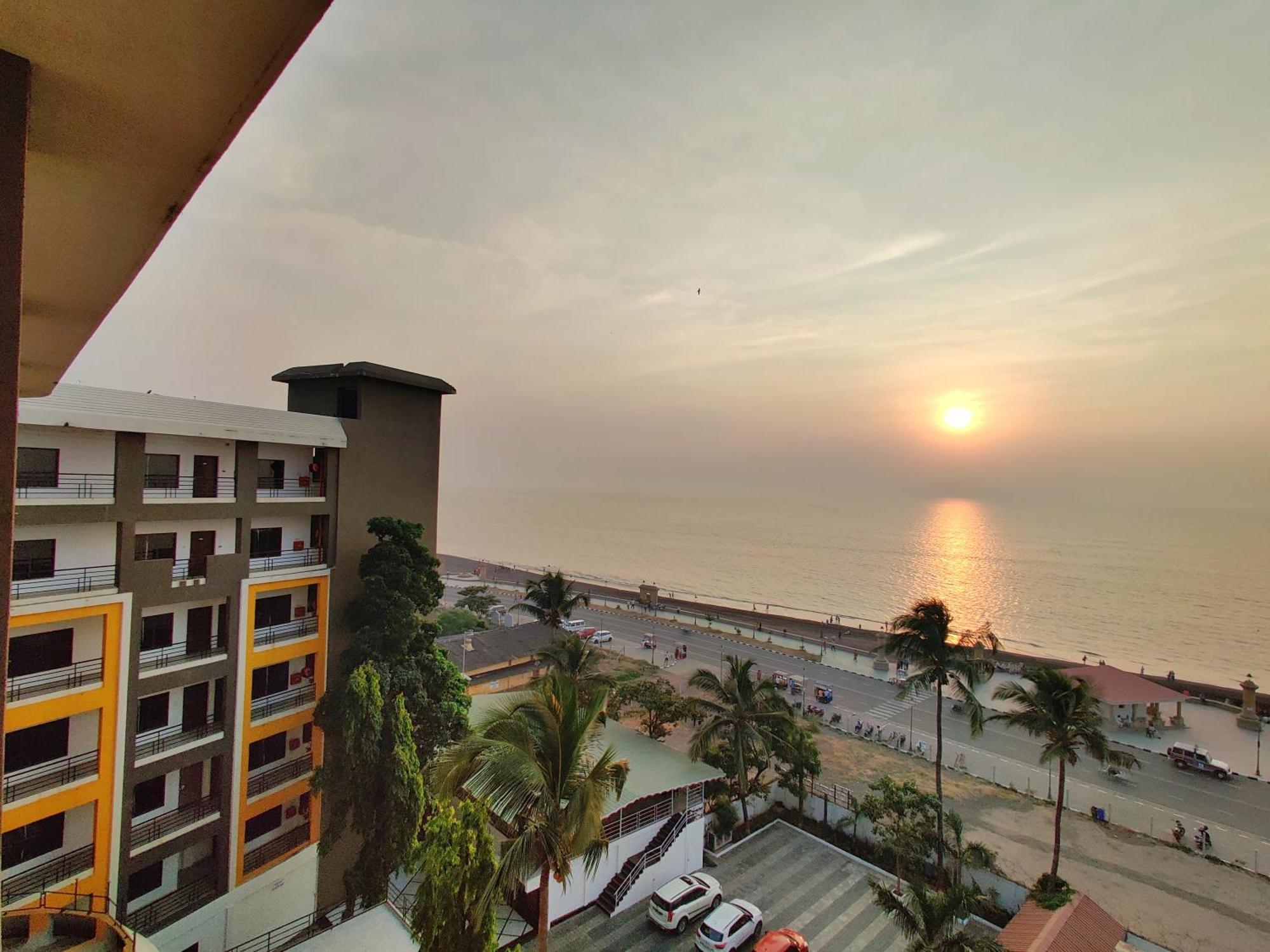 Golden Chariot Hotel Daman Exterior foto